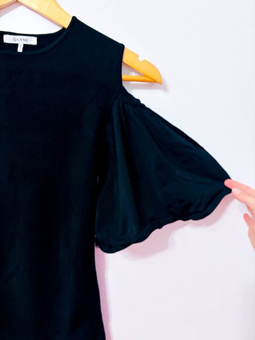 GANNI Black Ribbed Cold Shoulder Ruffle Sleeve Knit Top Small - Picture 3 of 5